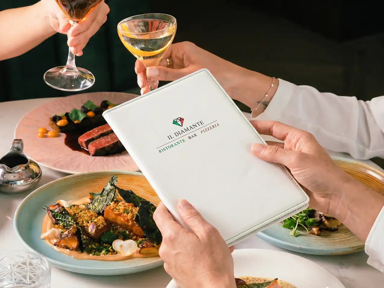Gastronomie-Speisekarte Degusta in Grau – Format A5 hoch